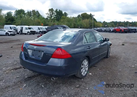 2007 Honda Accord 3.0 Ex z USA, uszkodzony, nr VIN 1HGCM66557A017695